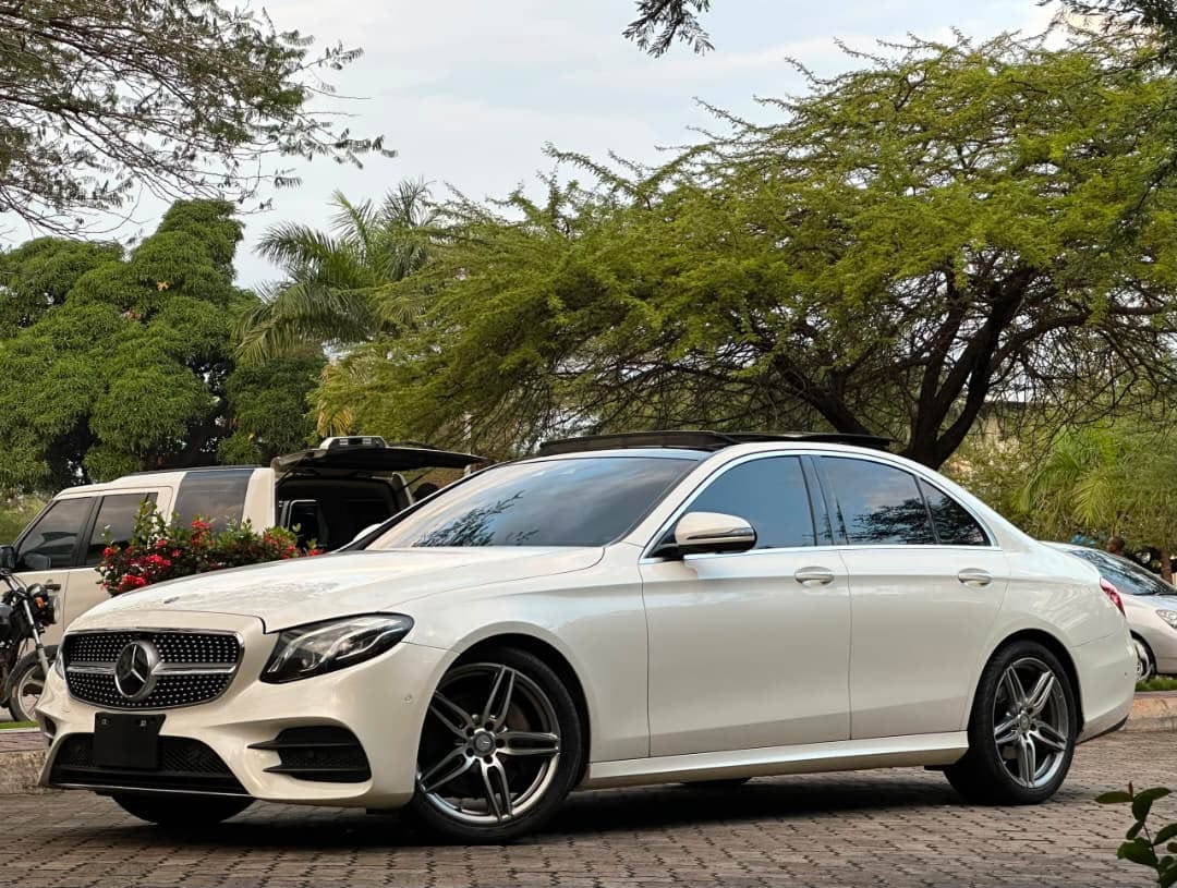 Mercedes-Benz thumbnail 2